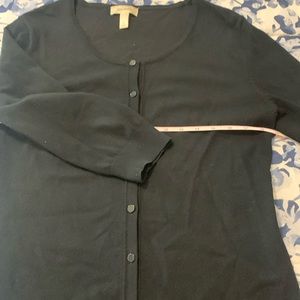 Black sweater w/3/4 sleeves. Size XL